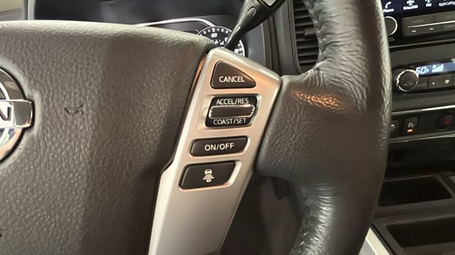 Used 2022 Nissan Titan SV w/ SV Convenience Package AWD/4WD image 17