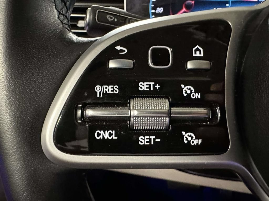 Used 2022 Mercedes-Benz GLE 350 4MATIC w/ Premium Package image 30