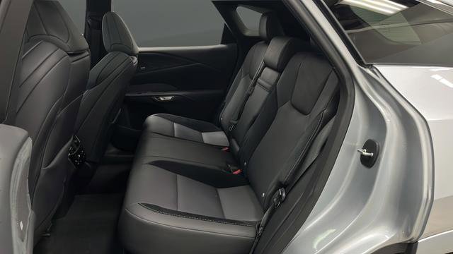 Used 2025 Lexus RX 500h F Sport image 24