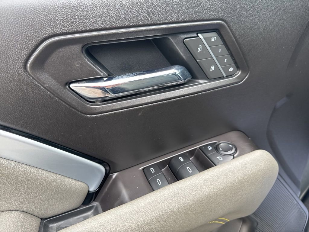 Used 2025 Chevrolet Colorado ZR2 w/ Technology Package image 17