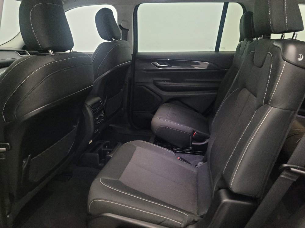 Used 2023 Jeep Grand Cherokee L Laredo w/ Luxury Tech Group I AWD/4WD image 18