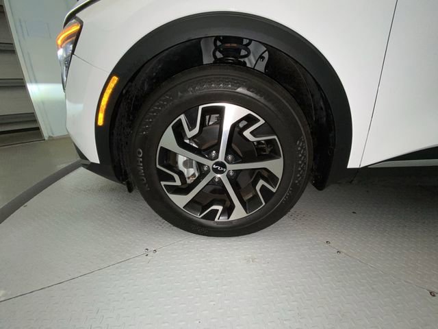 Used 2024 Kia Sportage EX FWD image 10