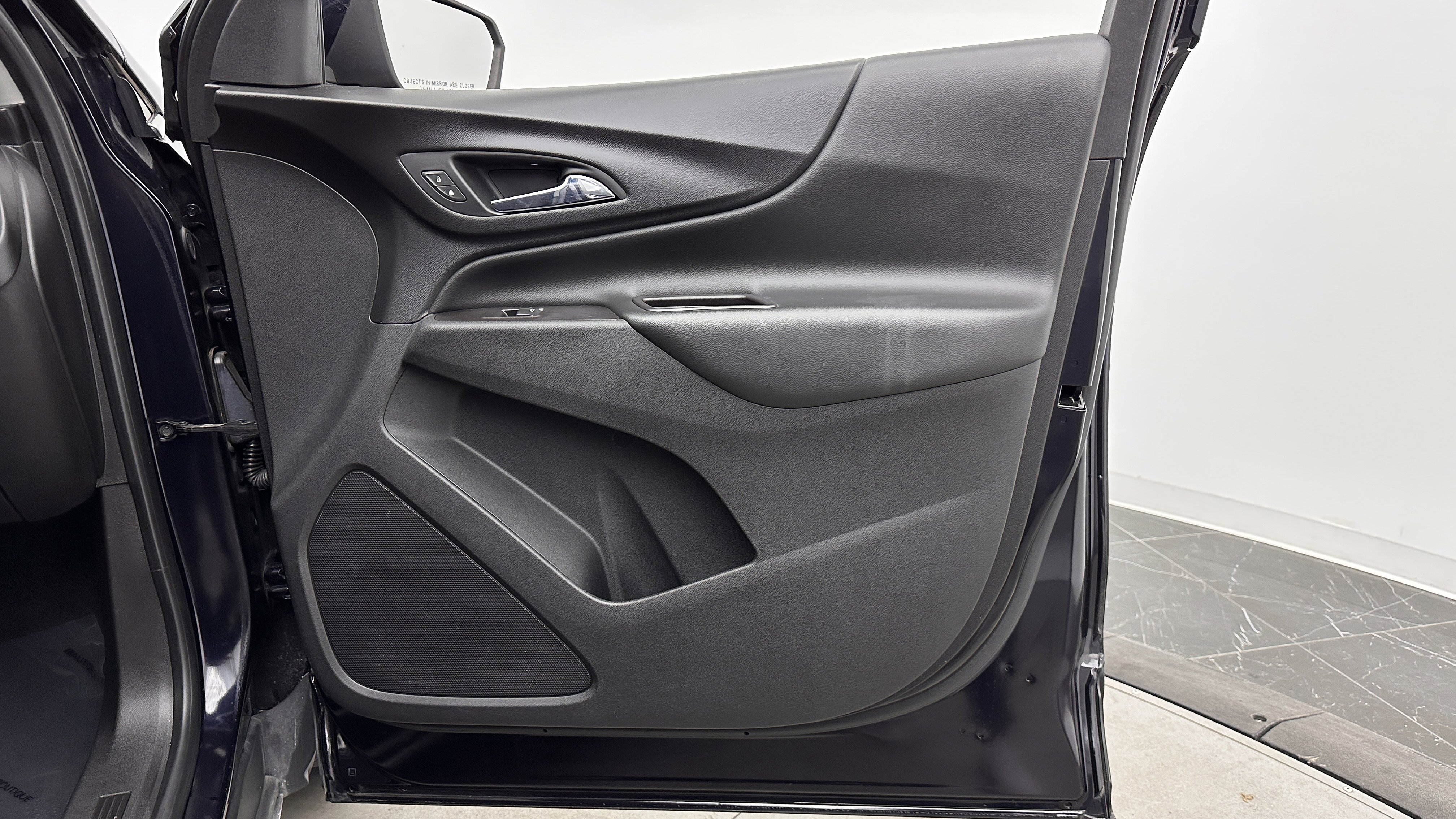 Used 2021 Chevrolet Equinox LT image 32