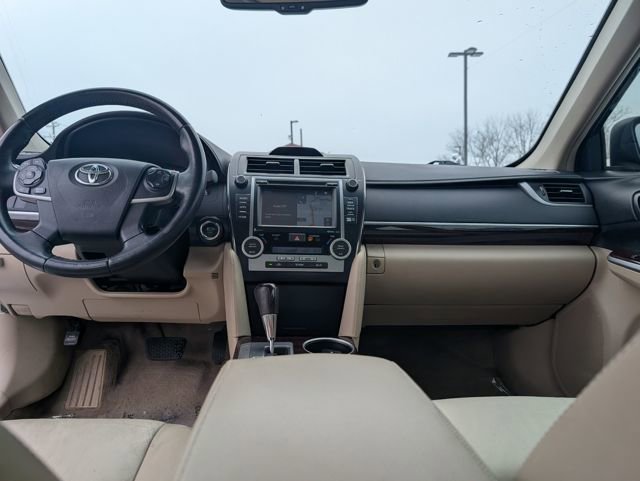 Used 2014 Toyota Camry XLE w/ Leather Package image 15