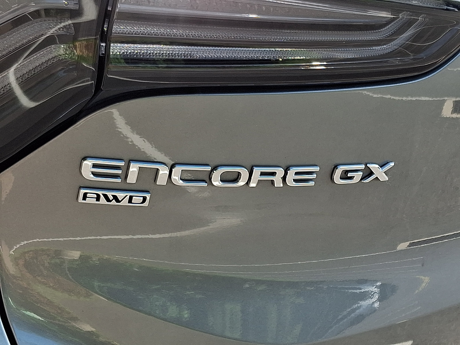 Used 2024 Buick Encore GX Avenir w/ Avenir Convenience Package AWD/4WD image 29