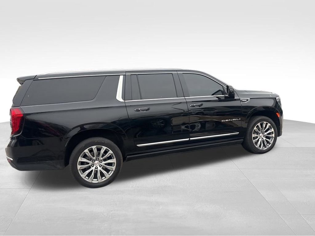 Used 2023 GMC Yukon XL Denali image 10