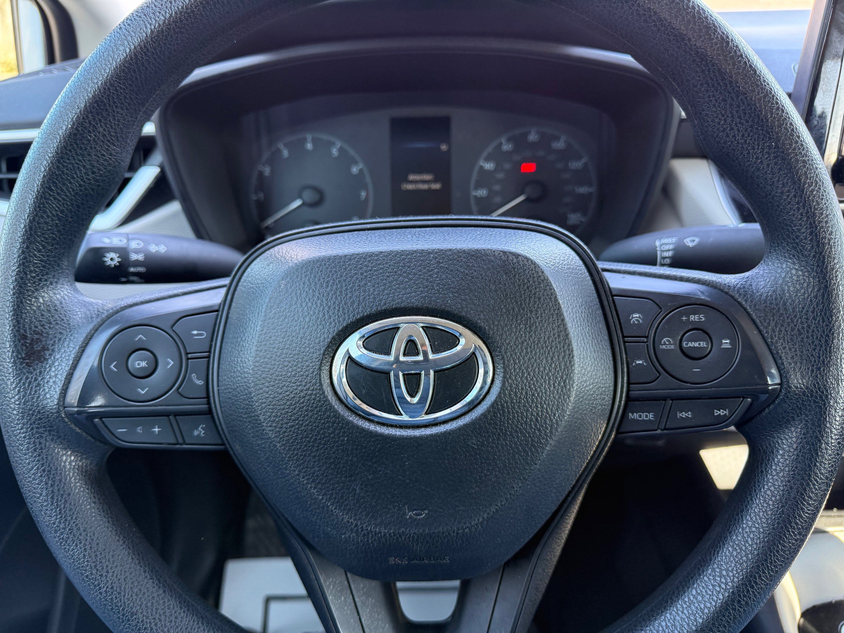Used 2025 Toyota Corolla LE w/ Convenience Package FWD image 15
