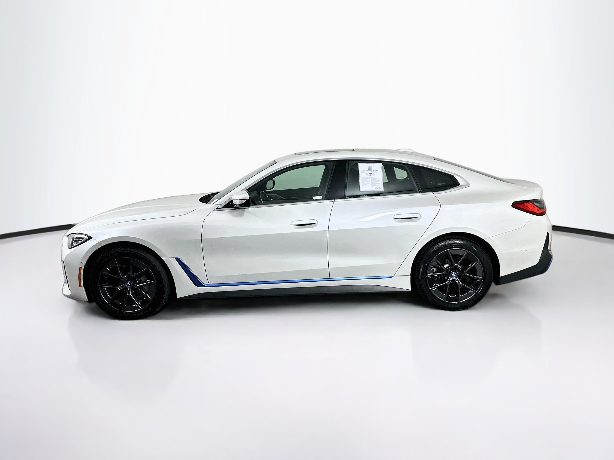 Used 2024 BMW i4 eDrive40 RWD image 4