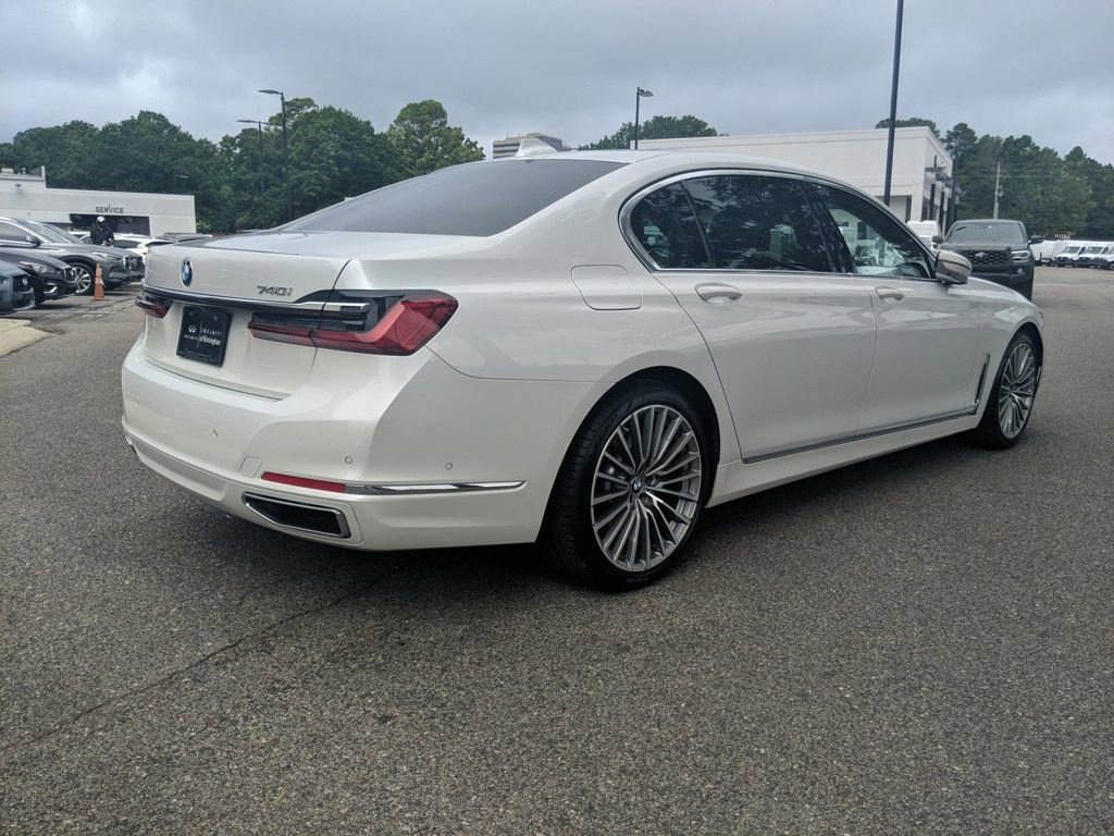 Used 2022 BMW 740i w/ Premium Package image 13