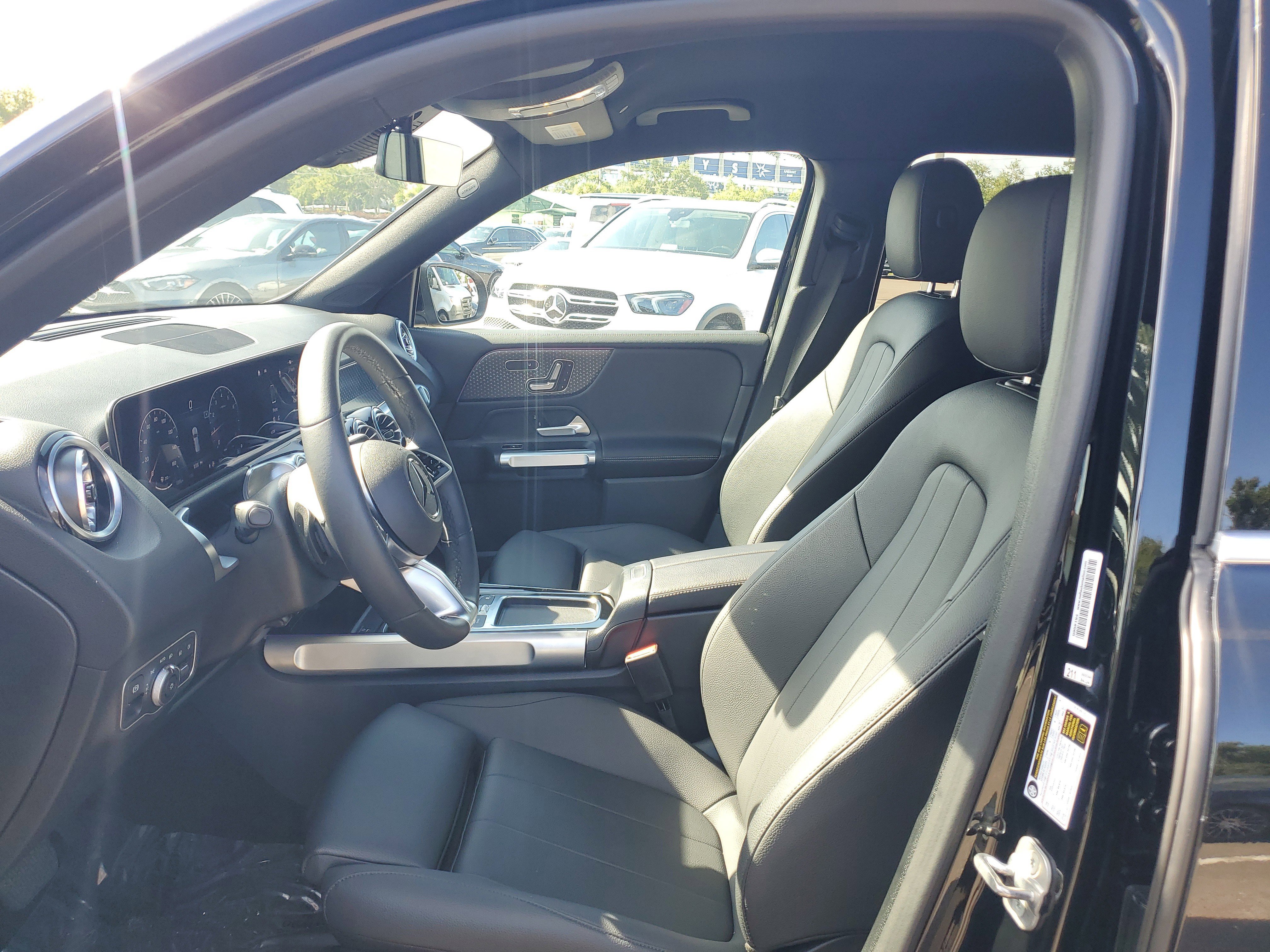 Certified 2025 Mercedes-Benz GLB 250 image 21