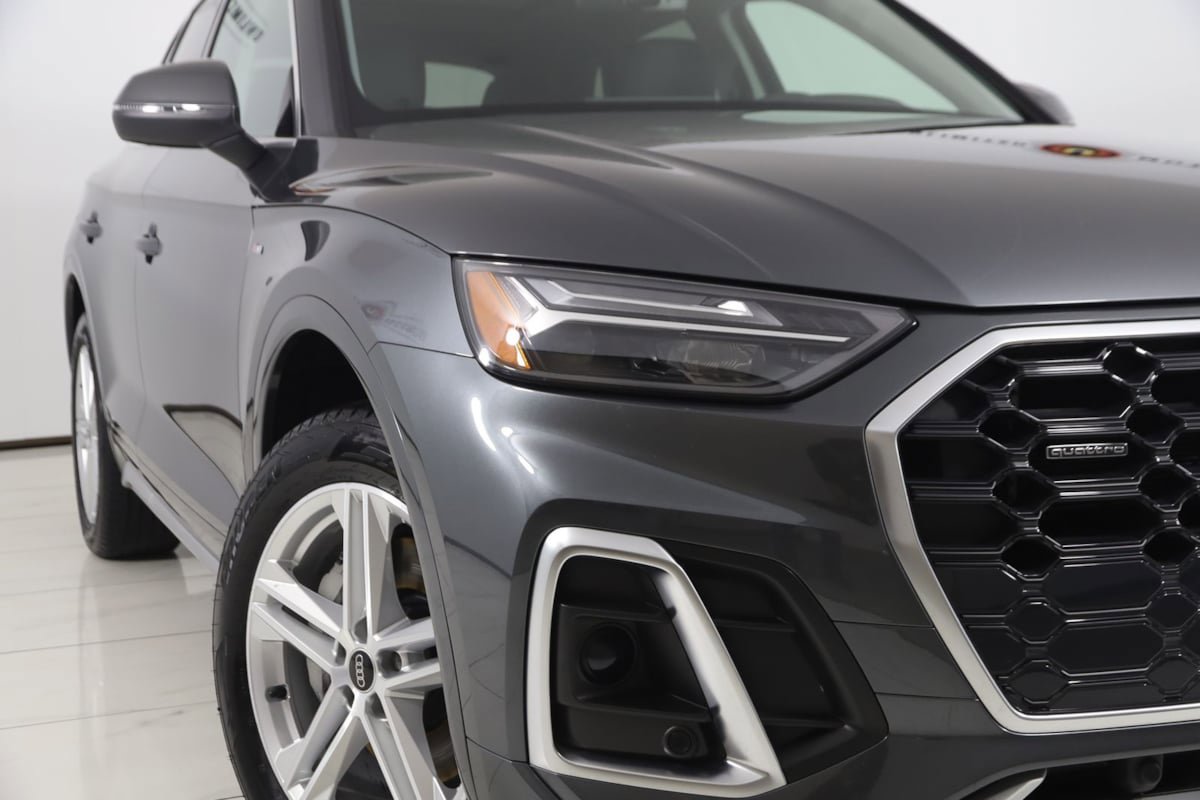 Used 2024 Audi Q5 e Premium Plus w/ Premium Plus Package image 18