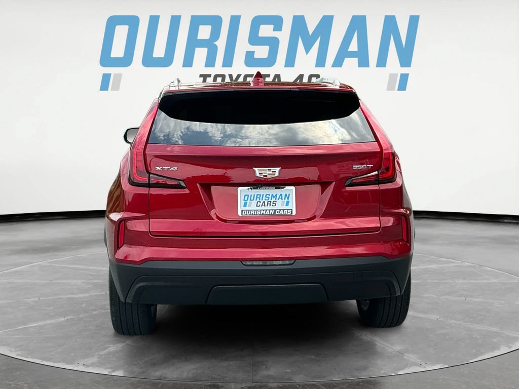 Used 2024 Cadillac XT4 Luxury w/ Cold Weather Package FWD image 6