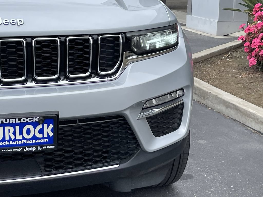 Used 2024 Jeep Grand Cherokee Limited 4xe AWD/4WD image 3