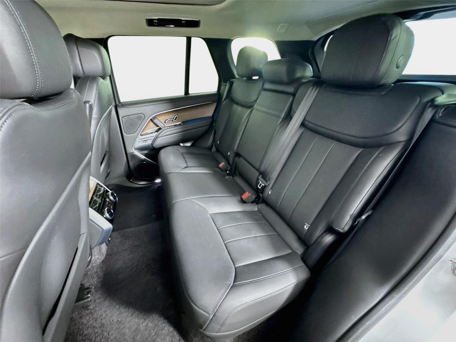 Used 2024 Land Rover Range Rover SE AWD/4WD image 24