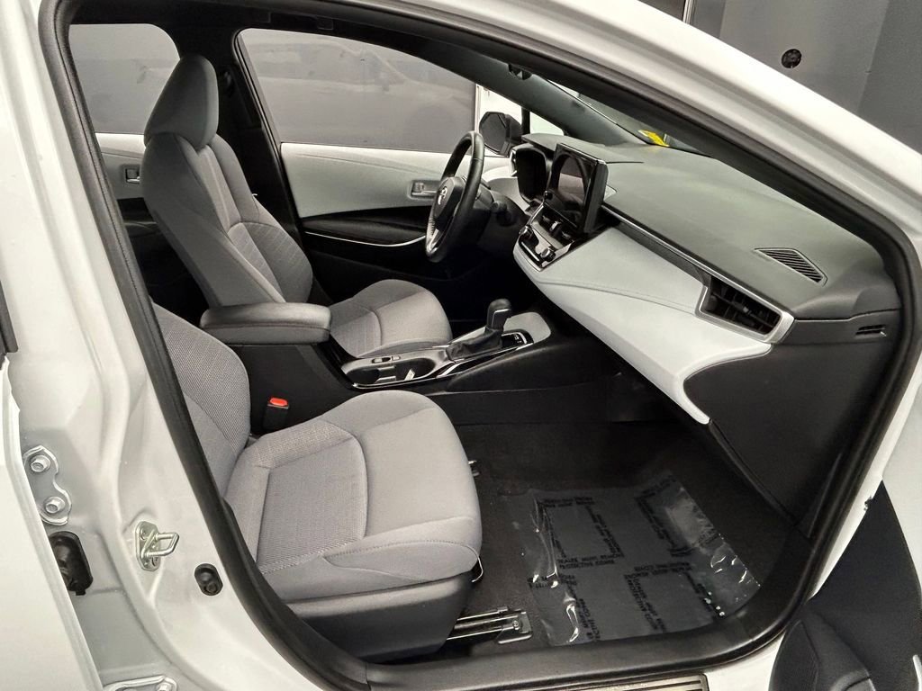 Used 2024 Toyota Corolla SE image 33
