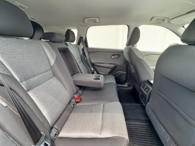 Used 2022 Nissan Rogue SV FWD image 29
