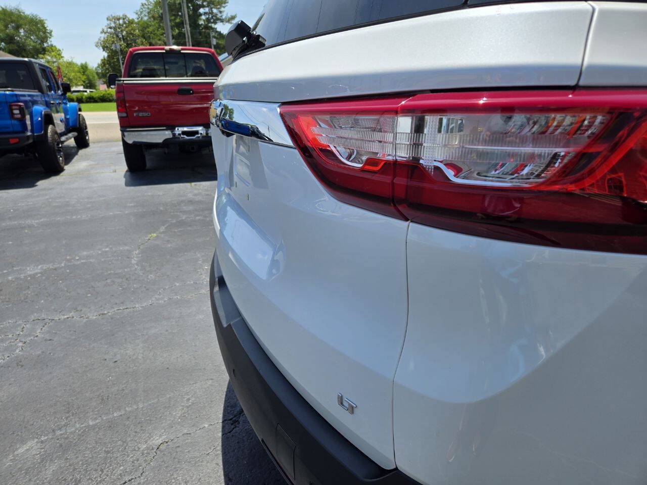 Used 2019 Chevrolet Traverse LT FWD image 15