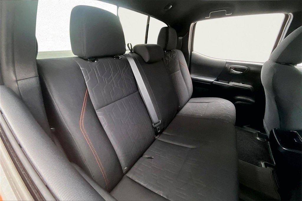 Used 2017 Toyota Tacoma TRD Off-Road image 24