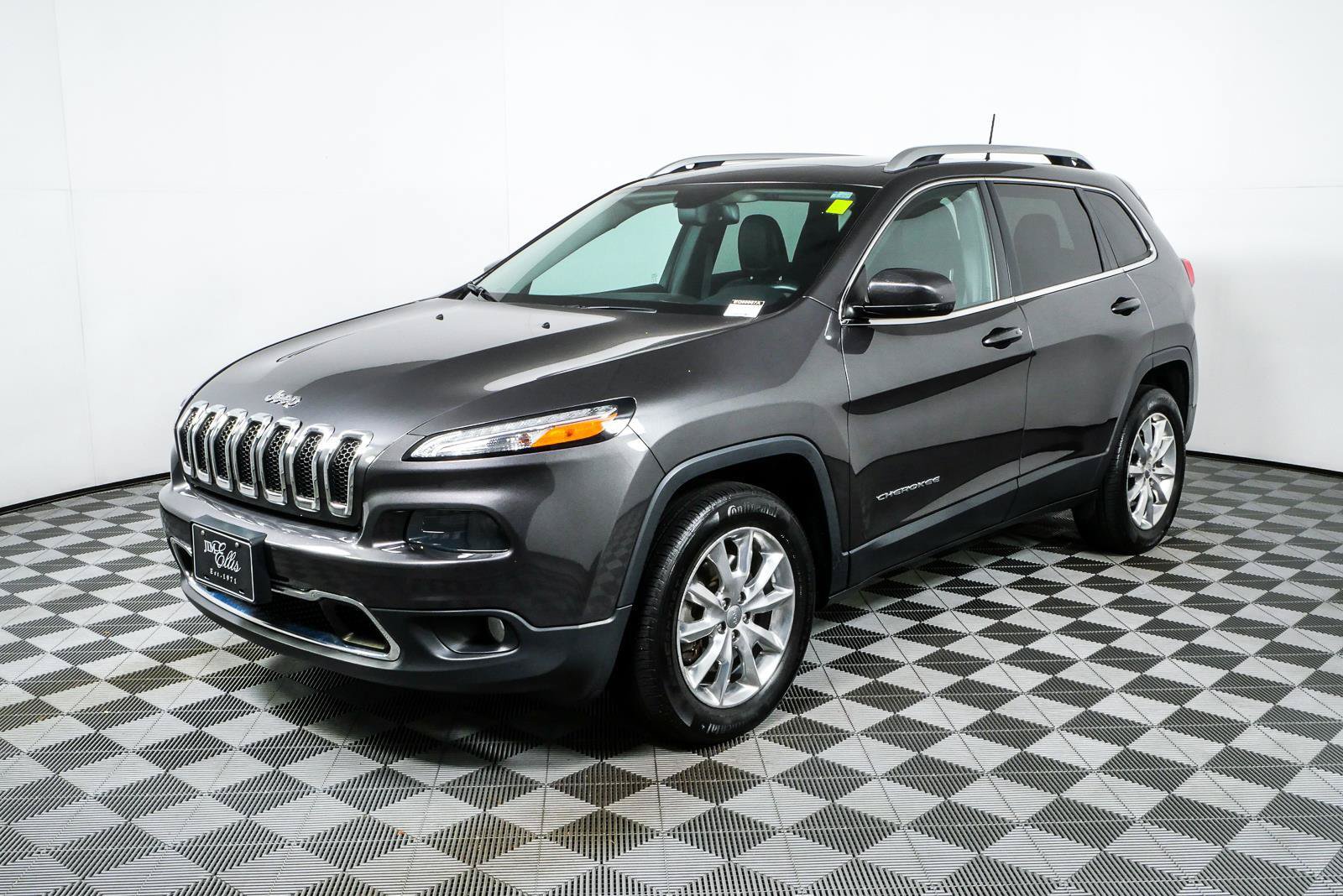 Used 2016 Jeep Cherokee Limited AWD/4WD image 25