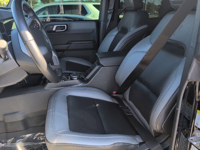 Used 2024 Ford Bronco Black Diamond image 4
