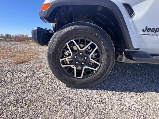 New 2027 Jeep Wrangler Unlimited Sahara AWD/4WD image 31
