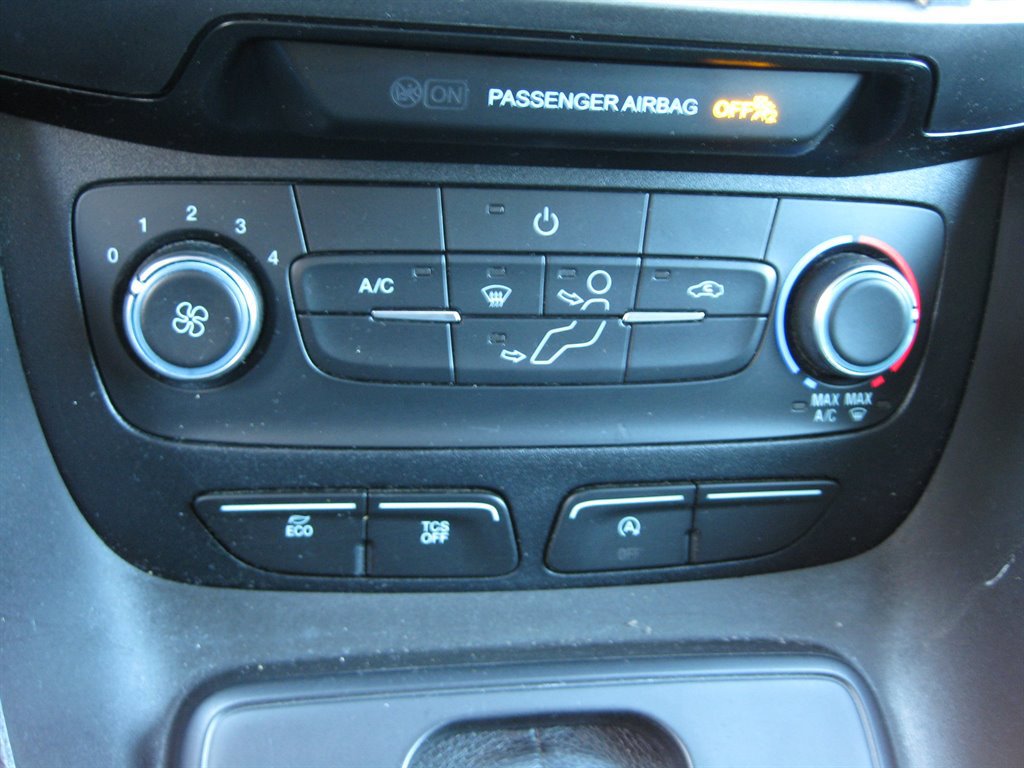 Used 2019 Ford Transit Connect XL image 17