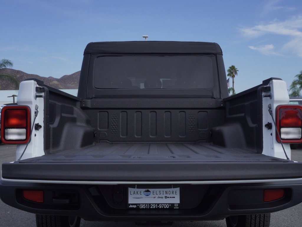 New 2025 Jeep Gladiator Sport S image 6