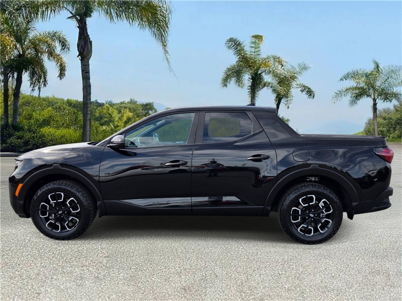 Used 2024 Hyundai Santa Cruz SEL FWD image 2