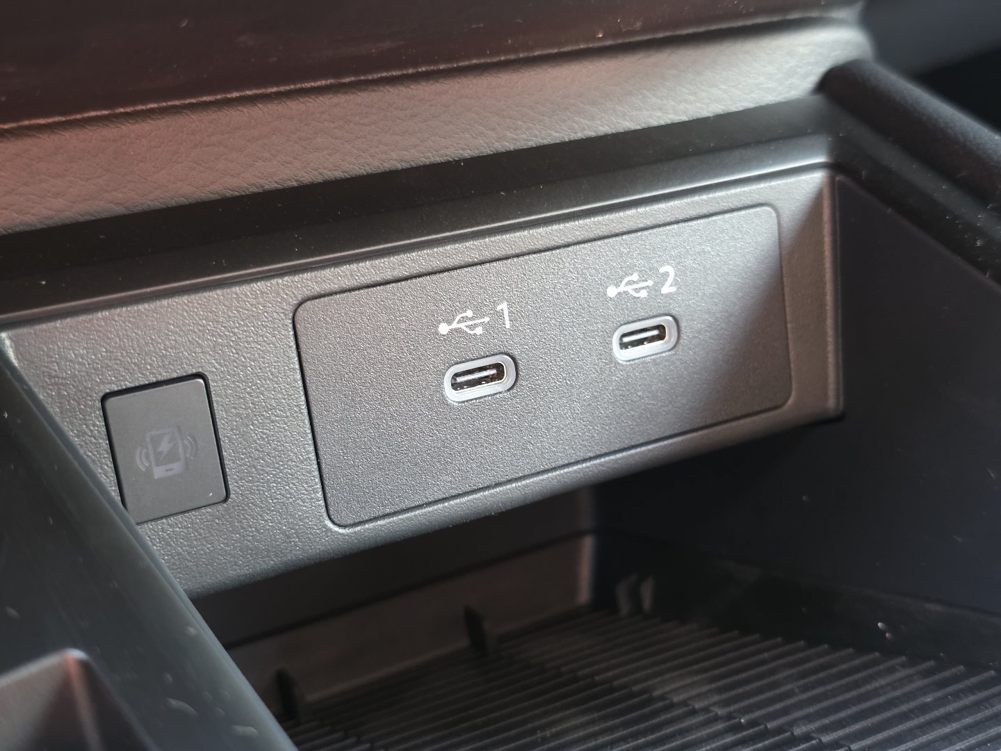 New 2026 Nissan Kicks SR AWD/4WD image 33