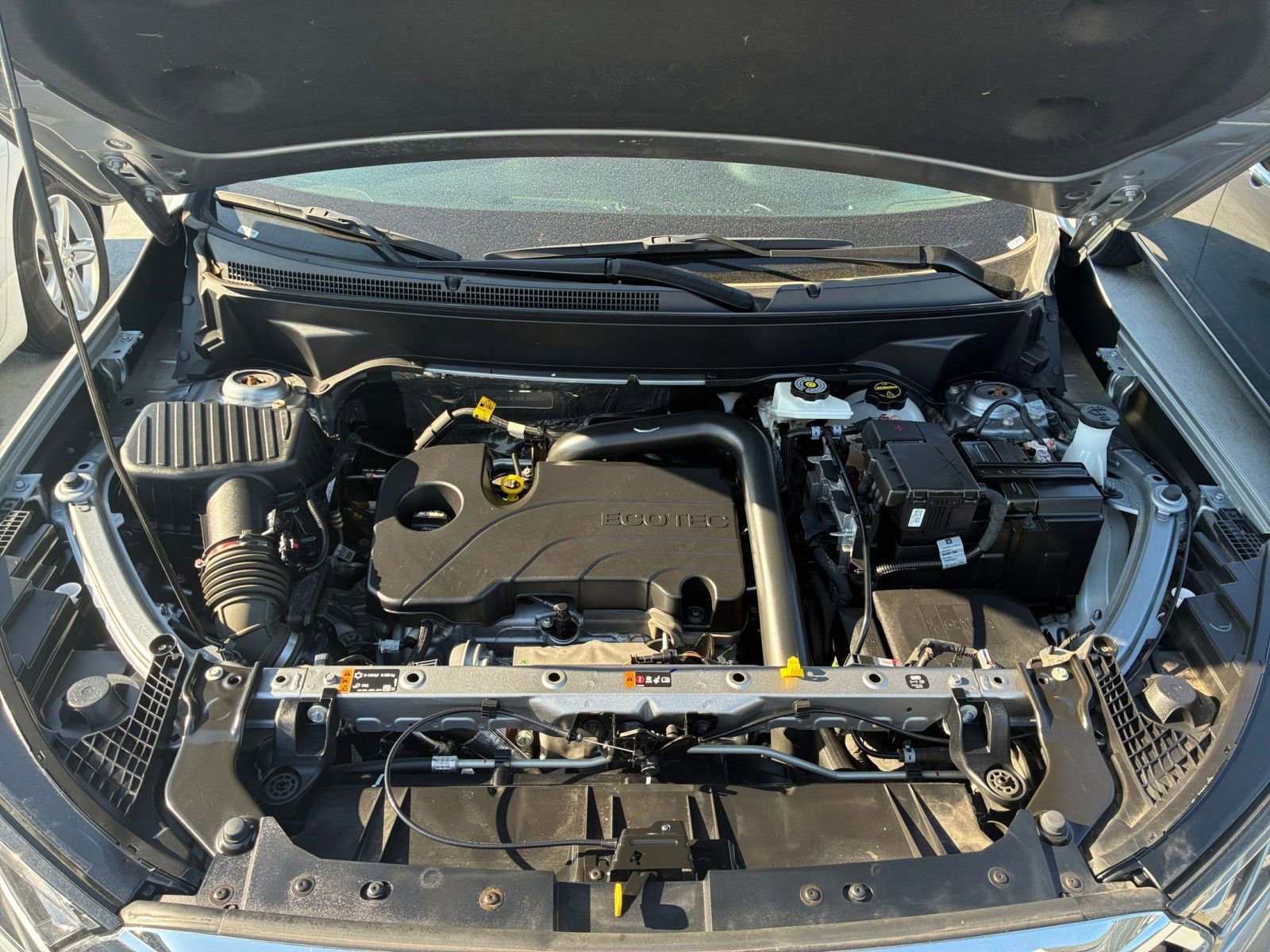 Used 2024 GMC Terrain SLE FWD image 31