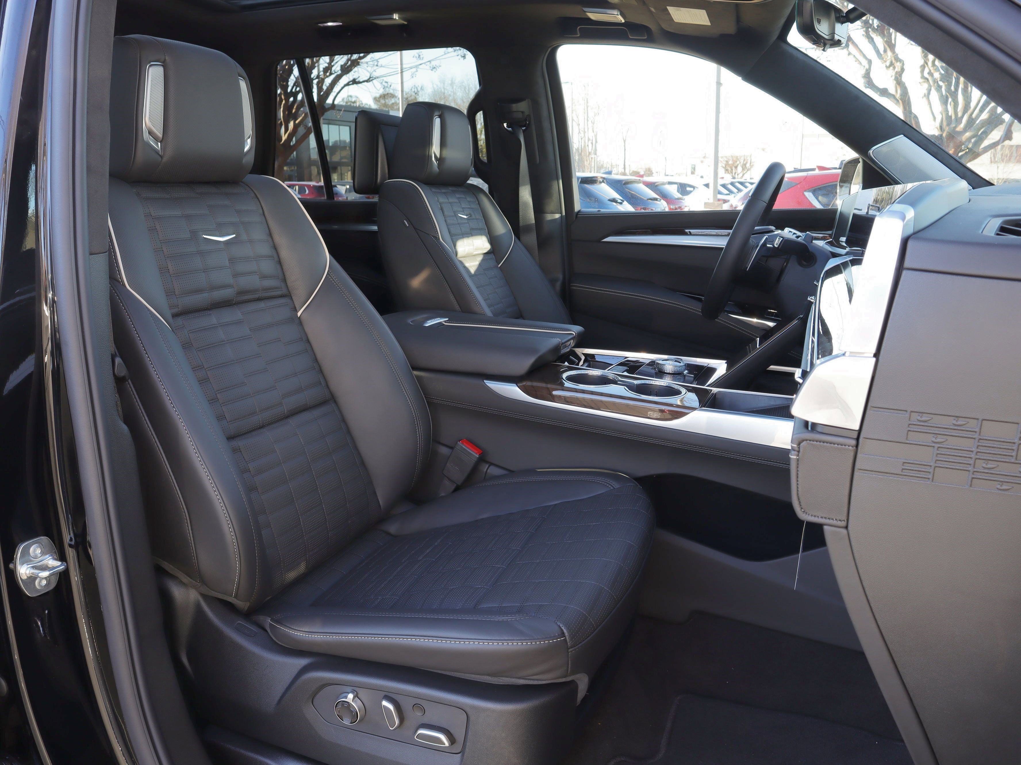 Used 2026 Cadillac Escalade Platinum Sport image 32