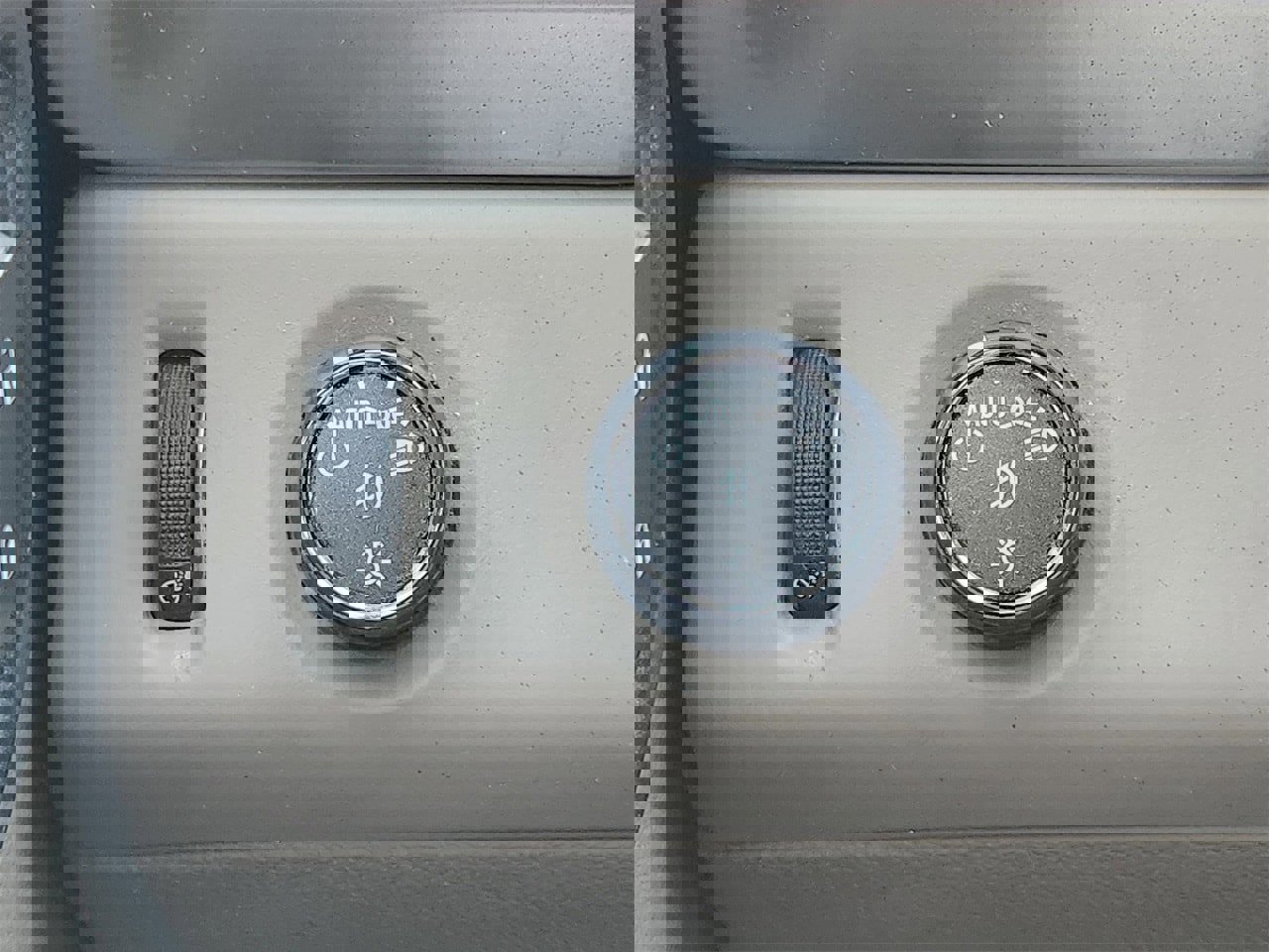 Used 2015 Chevrolet Tahoe LT w/ Luxury Package image 21