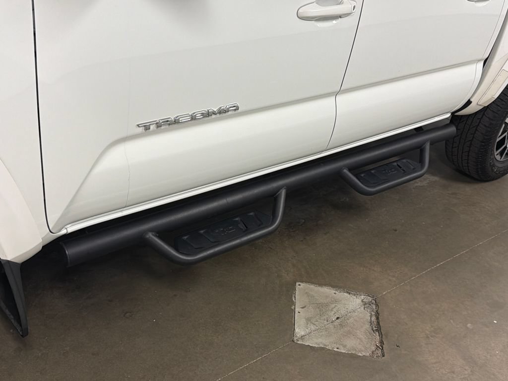 Used 2020 Toyota Tacoma TRD Sport AWD/4WD image 12