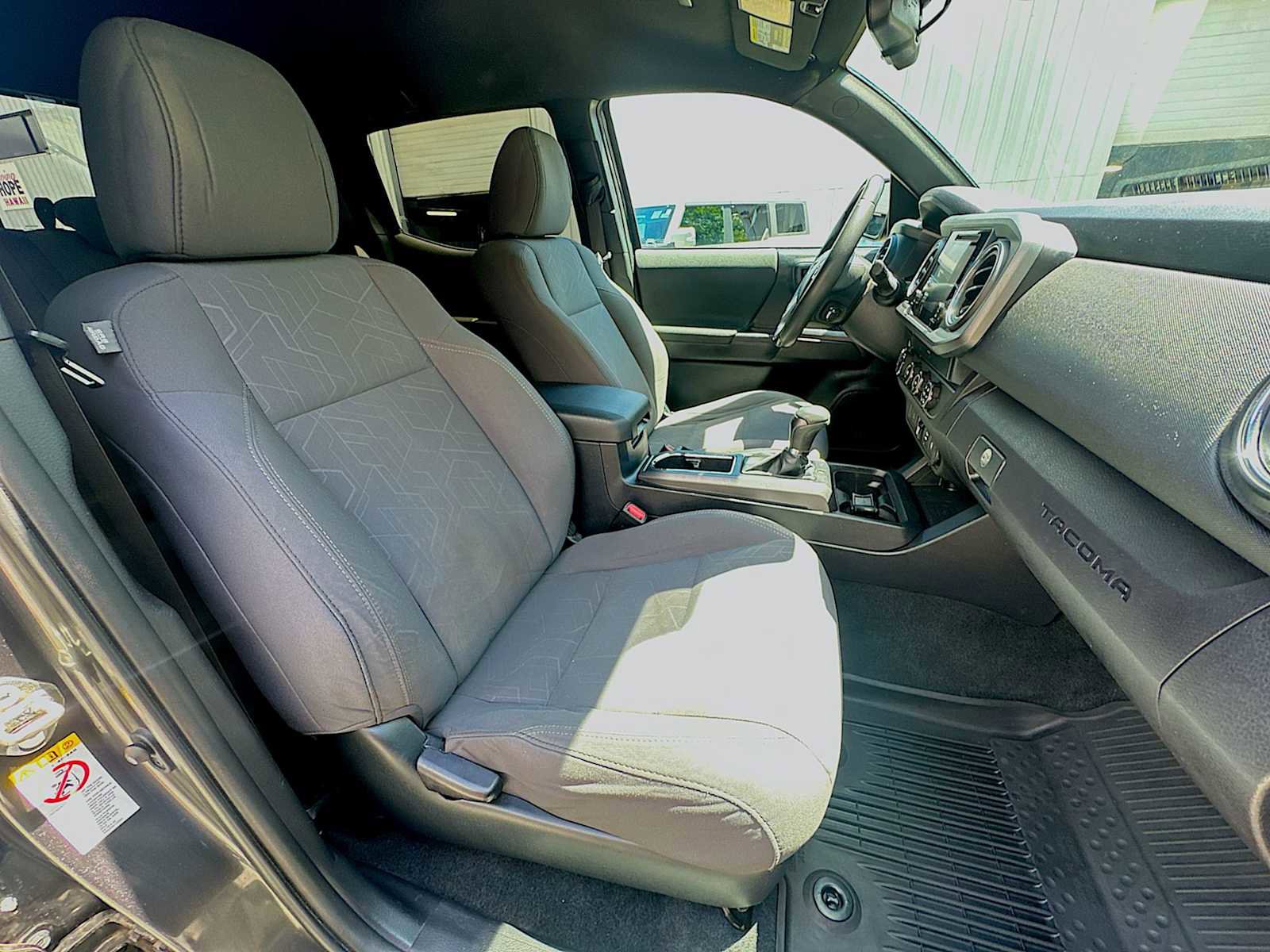 Used 2019 Toyota Tacoma TRD Off-Road image 25