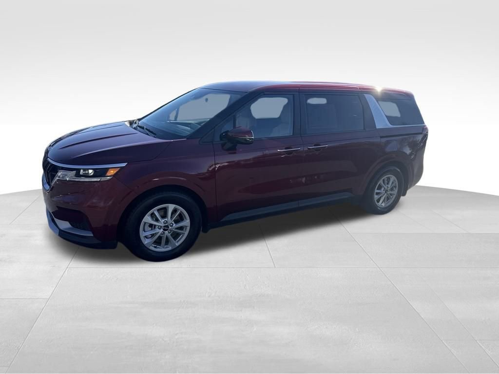 Used 2023 Kia Carnival LX video 2