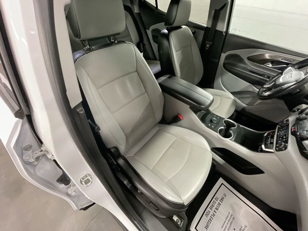 Used 2022 GMC Terrain SLT image 27