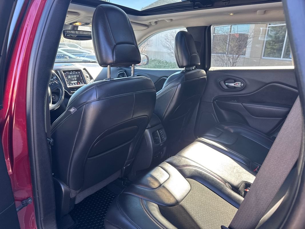 Used 2020 Jeep Cherokee Trailhawk w/ Comfort/Convenience Group AWD/4WD image 21