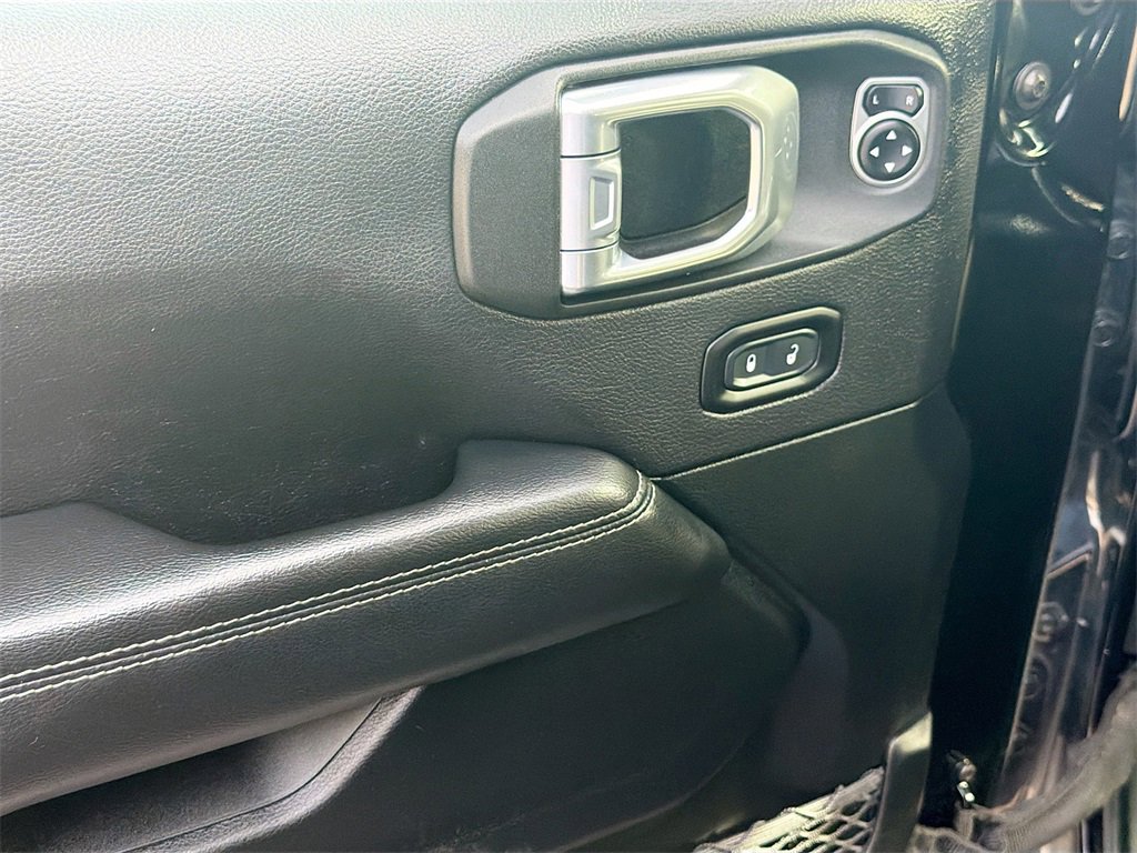 Used 2020 Jeep Wrangler Unlimited Sahara image 19