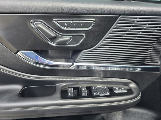 Used 2022 Lincoln Corsair Reserve image 16