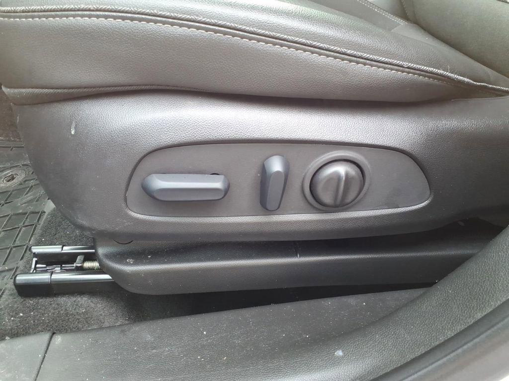 Used 2023 Buick Encore GX Select image 19