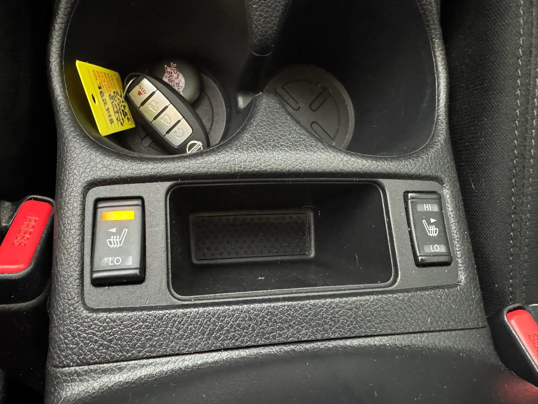 Used 2018 Nissan Rogue SV image 23