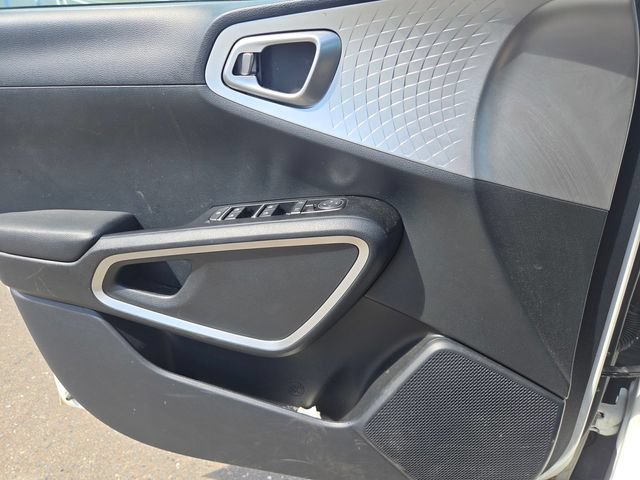 Certified 2025 Kia Soul LX w/ LX Technology Package FWD image 13