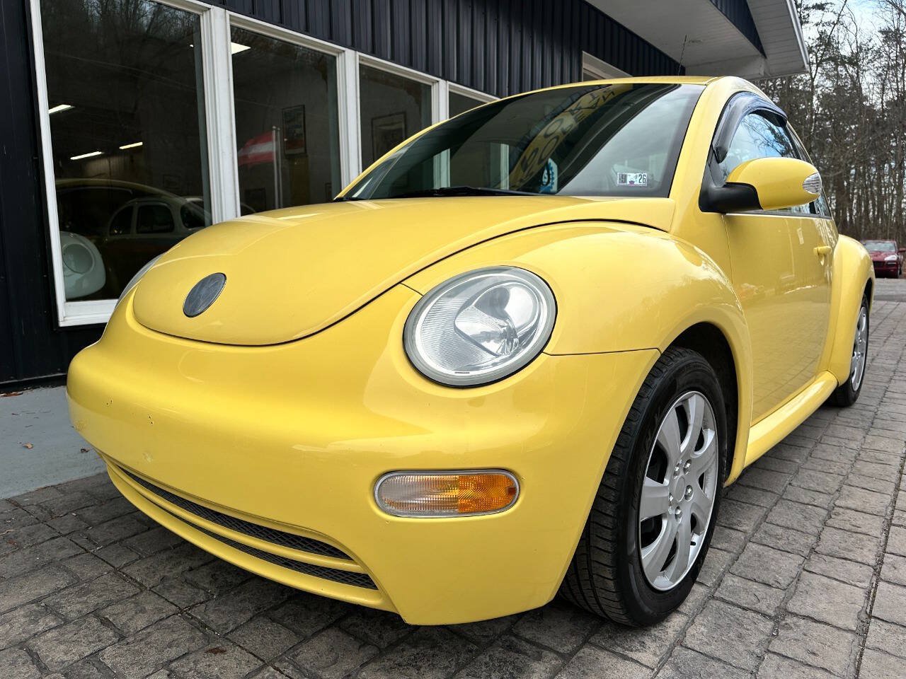 Used 2005 Volkswagen Beetle GL FWD image 3