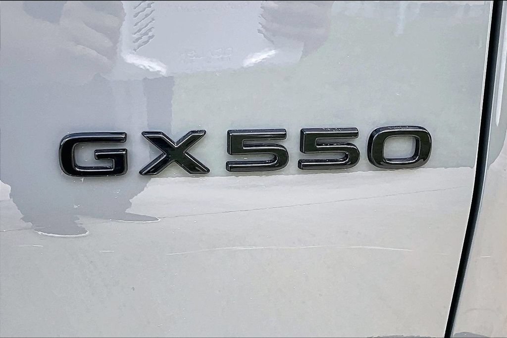 Used 2026 Lexus GX 550 w/ Accessory Package (2T) AWD/4WD image 44