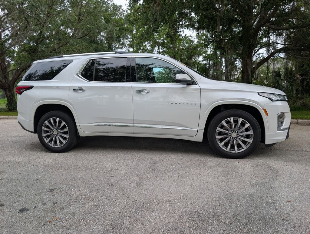 Used 2023 Chevrolet Traverse Premier FWD image 10