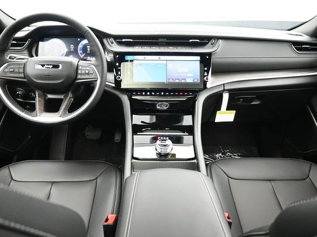 New 2026 Jeep Grand Cherokee Limited w/ Limited Altitude Package RWD image 33