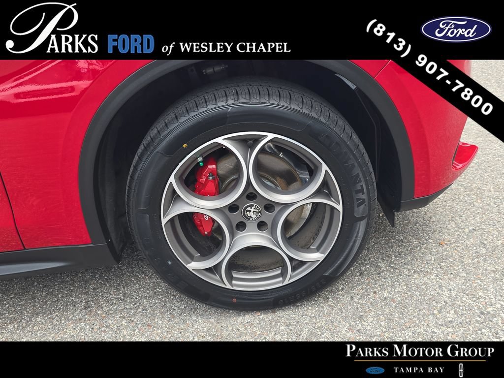 Used 2023 Alfa Romeo Stelvio Sprint RWD image 32