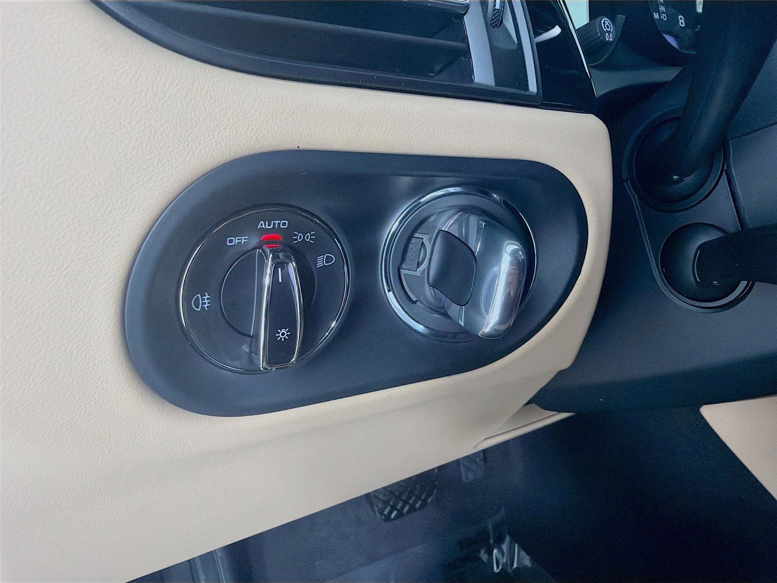 New 2026 Porsche Macan Turbo image 11