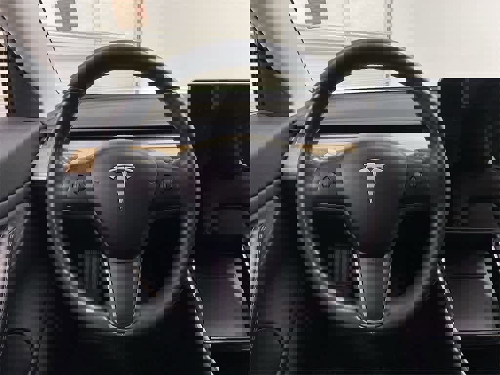 Used 2018 Tesla Model 3 Long Range image 19