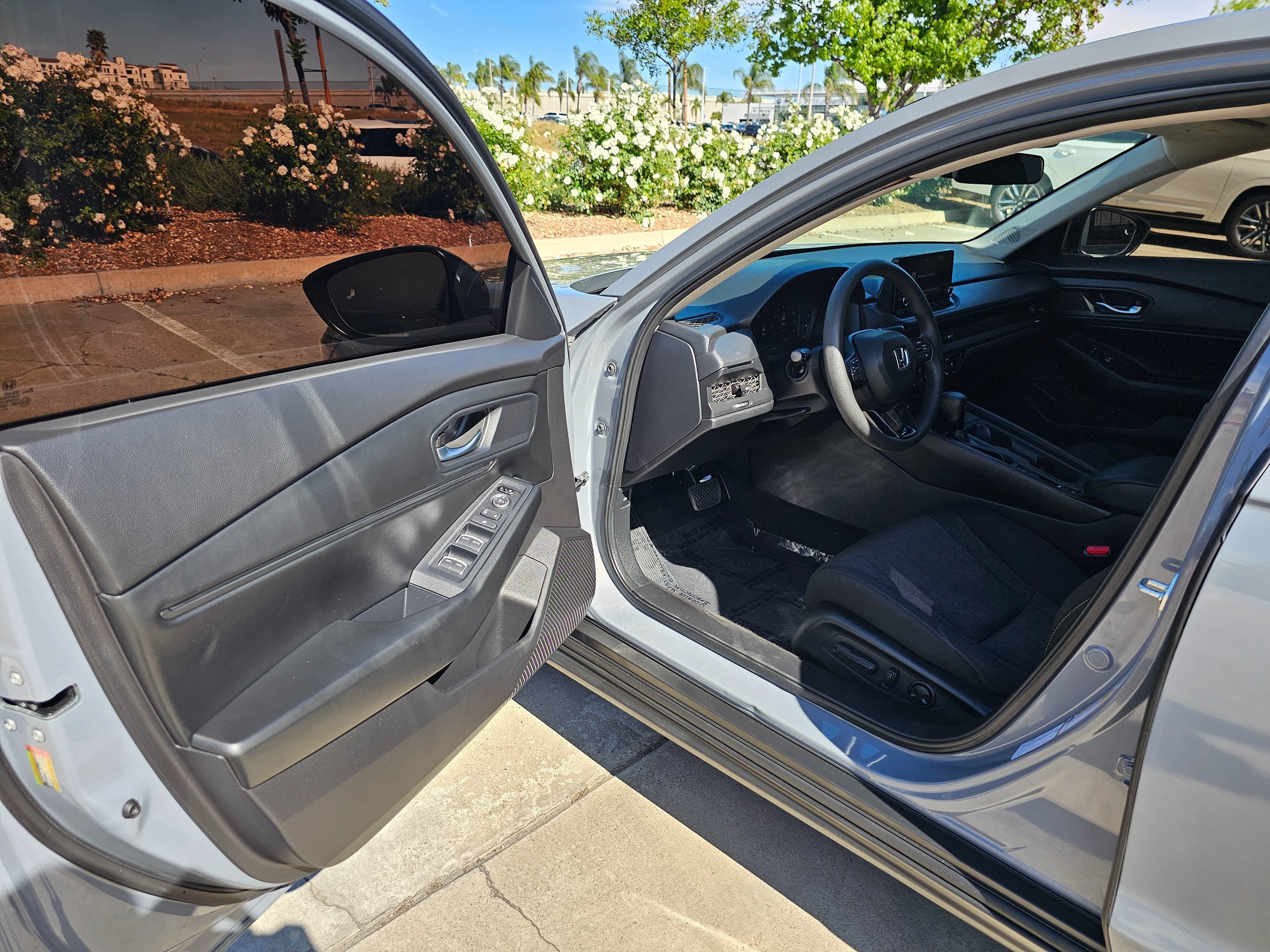 Used 2025 Honda Accord SE image 15